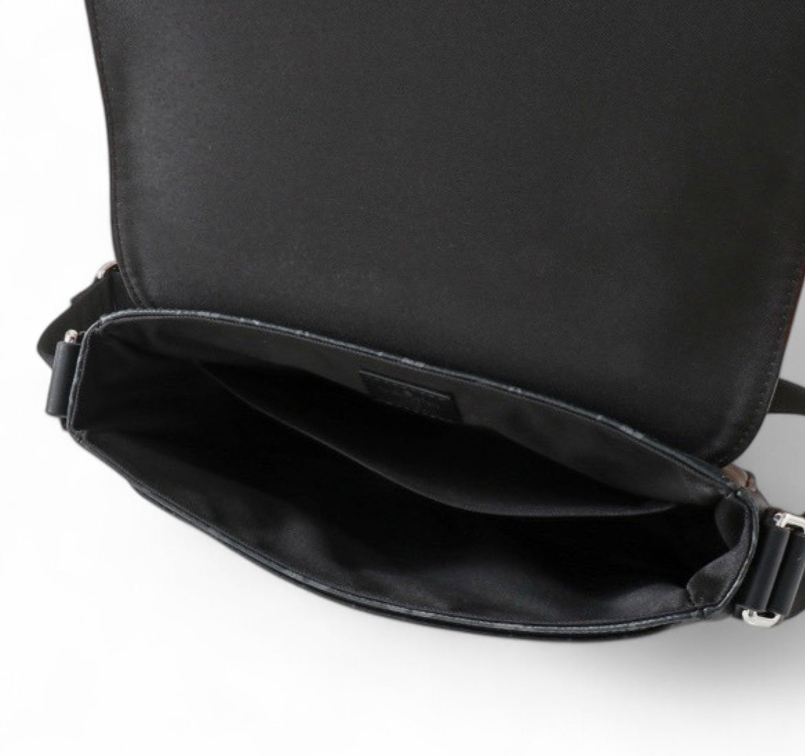 Luis Vuitton District PM Messenger Bag